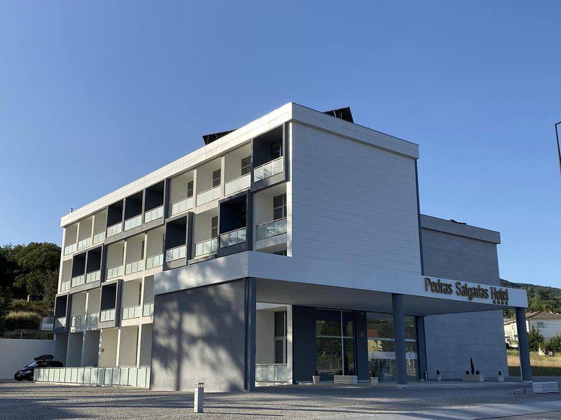 E356F1FDB8B3CDD512F1C01D2F5F5F09