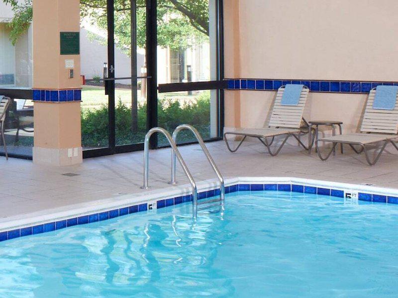 F71A9FDF95F75A3EB282F7E2A4E92624