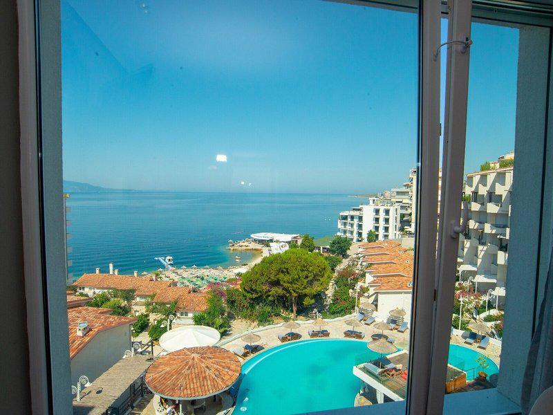 344A08176D6DDEE43E2F646E95C6E9BB