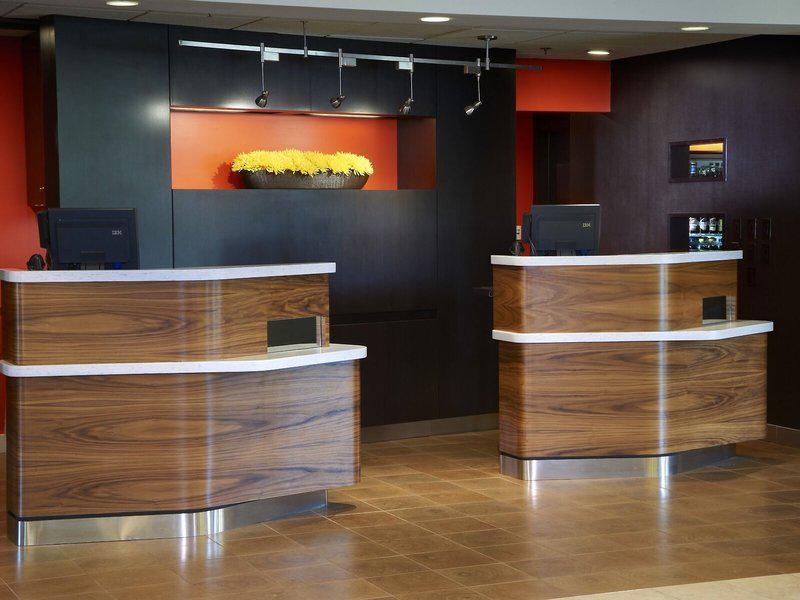 9839F696C555773B176103736A37F878