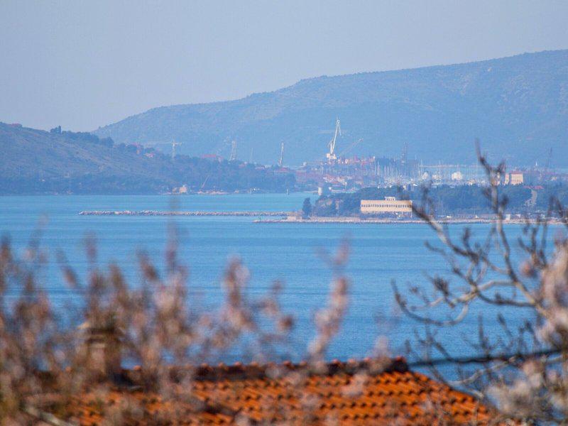 CF9B0D19CBCE55A0A9D1C47D4E25EA45