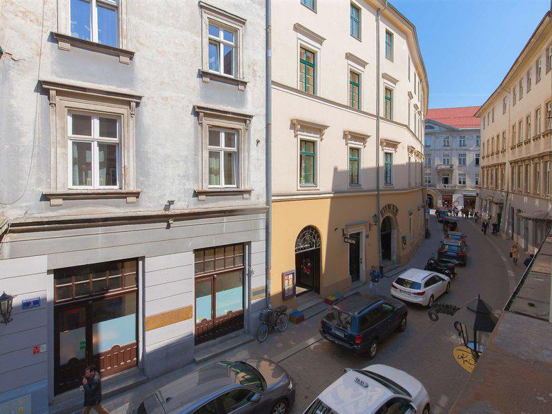 3703882189C0EAC4E6B0CD0CE71BAF30