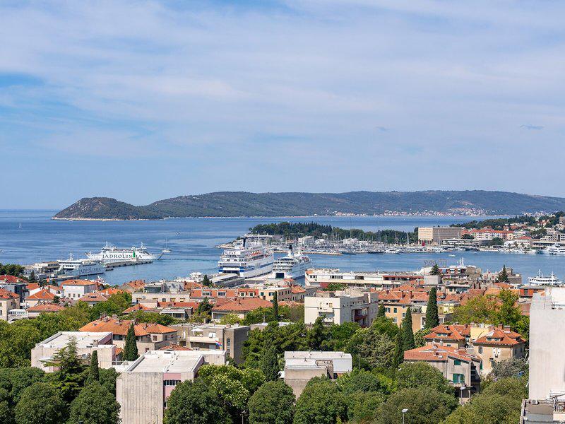 3C2EEE0DEC3C7779C2481FAD3112D6CF