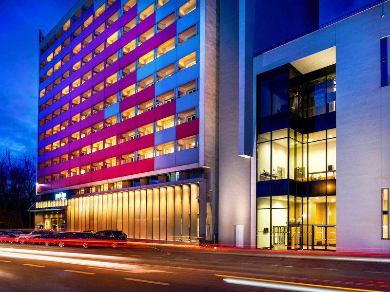 352E26B1A9CDE6B624ECB5812C8514DB