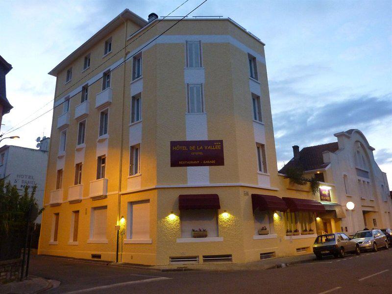 24ECF739129EF5E8E032CC977150BA03