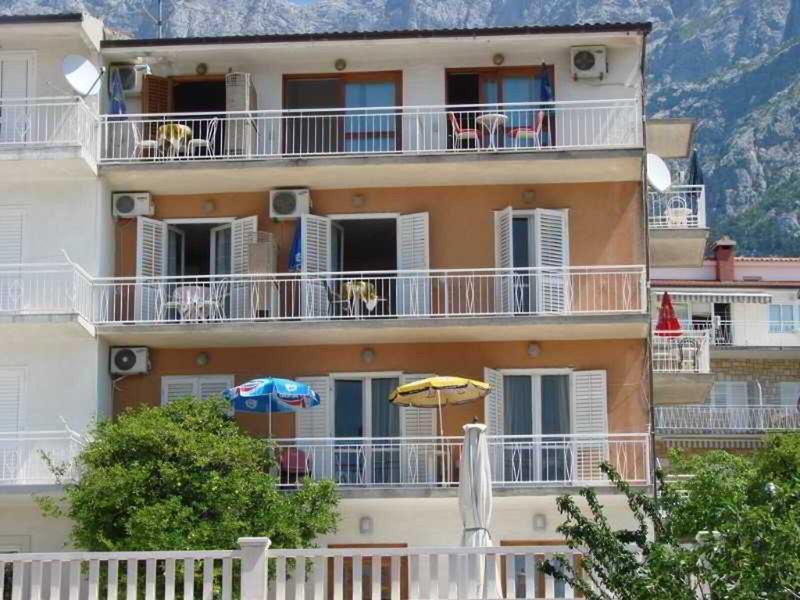 69324685A1FF2247425EED323CF3D18F