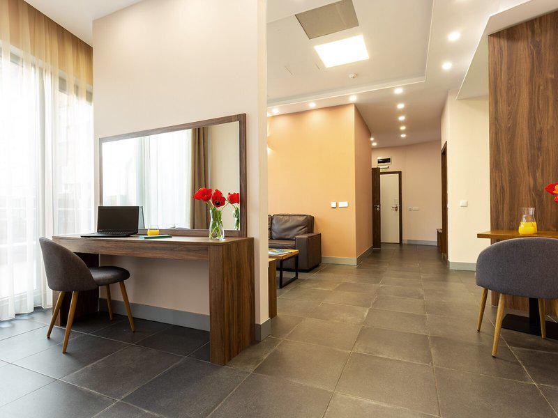 B8B2B973CB76CBC212624AC9535056CA