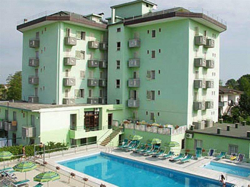 2BAC17970BBA7057F92F7D99FE46CA7C