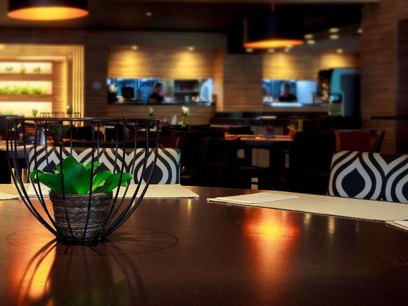 E213CB8C996D418FA0241AF17C4AED50