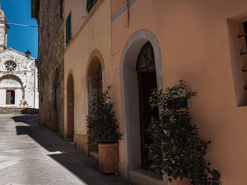 D72DCA44040B96BF5548738E384522E2