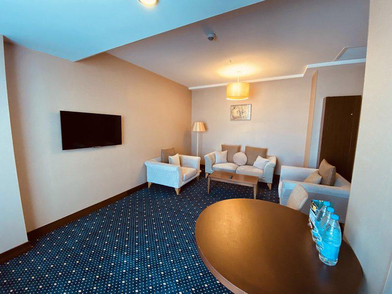 279C5253EBAD433E3EE35DF4C85245A4