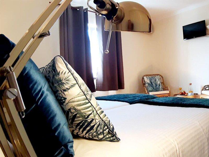 8ACE8C877DCC1741F6052F3827AE4360