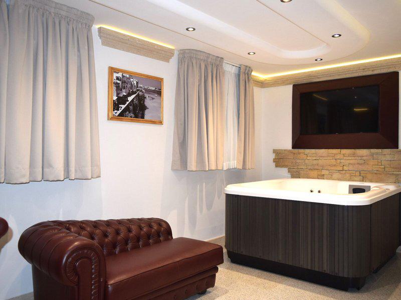 DE84D278B86F21F9CDE7849249BBF784