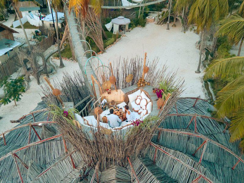 98FB33E065AD3D22D8E57FBF03BE63B5