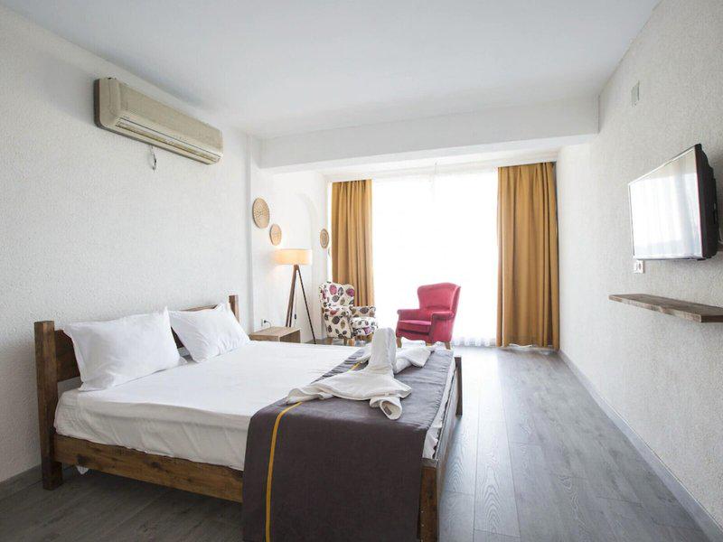 AE0B19F8471D6405D794BB826BF379A3