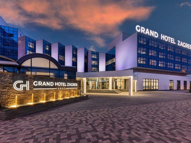 0F61AAC4F3F9BF3EEA55300678A0FCBA