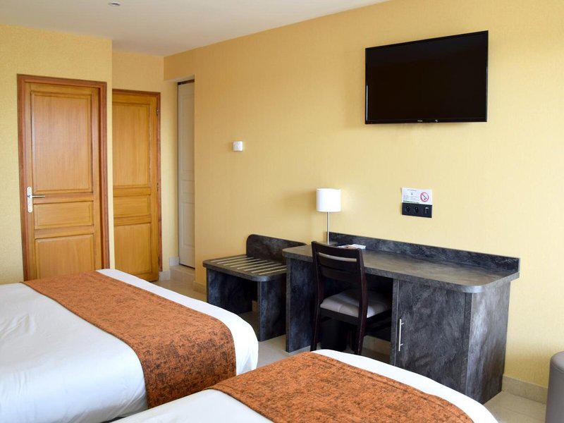 3FFE9EDCC7C136FCFC690FF6AC9F3A79