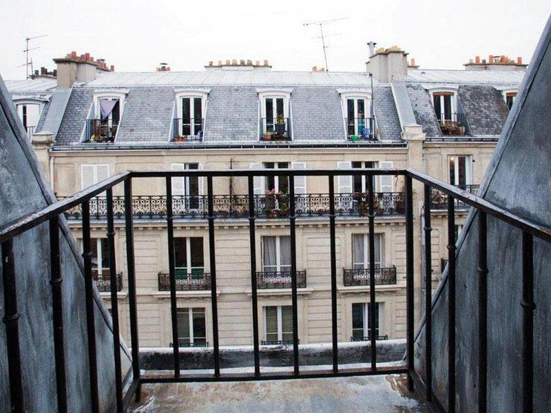 197A4DE58847D906F75964BBB5600EBF