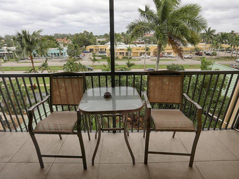 8D1812E72A0B544CC3934A799D838C73