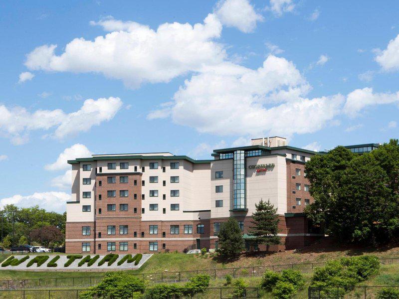 FF7B19E54C40F3B1E4E3259B200F8731