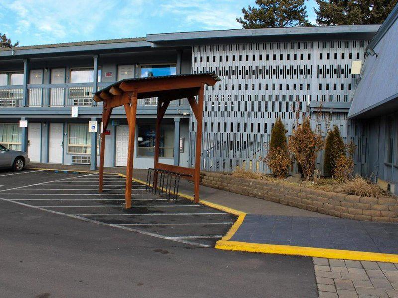 F963129C28EF548E710157E10D83223C