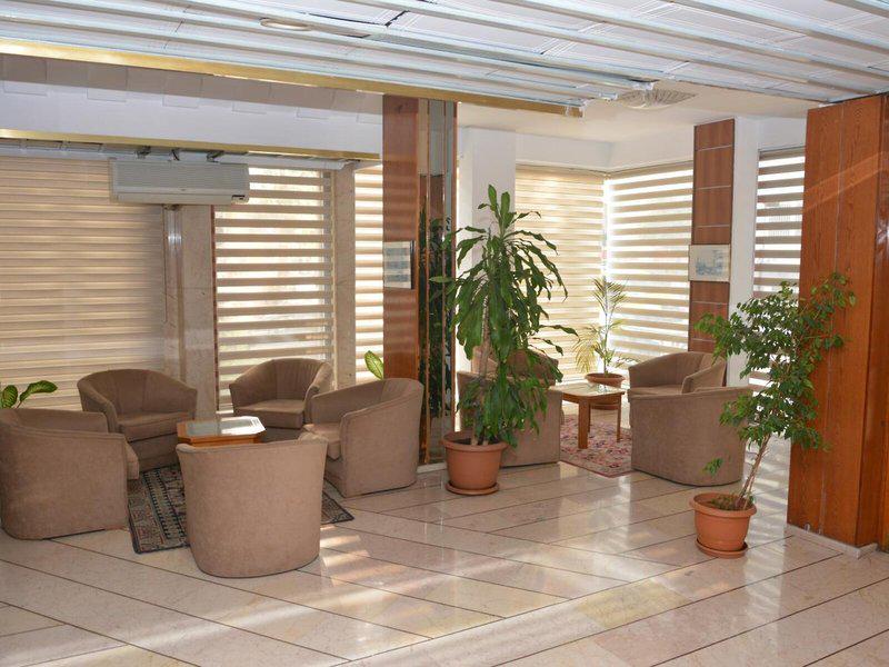 8195CB57E3FDFE258CD7DAEEC8D8865B