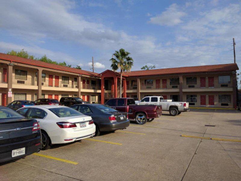 5AB6E9FE353D496D2125D1D59DFBD1A8