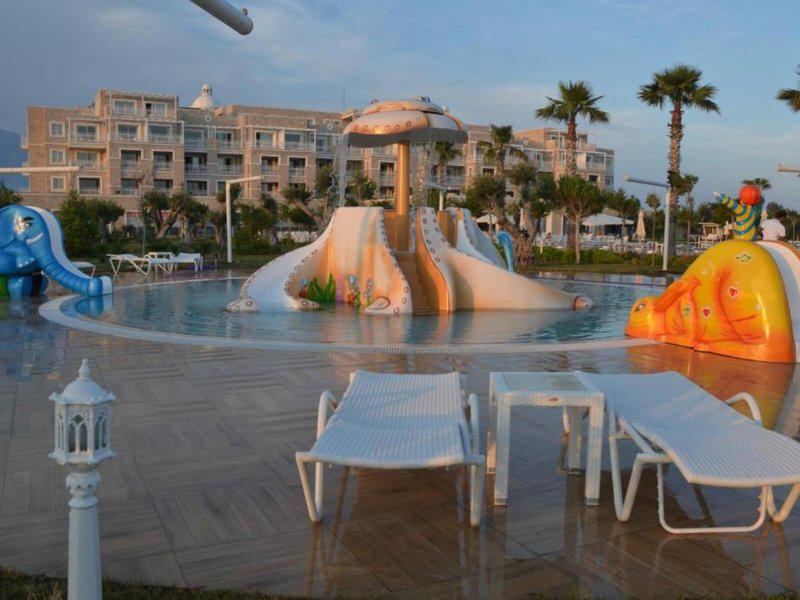 39DD239504456C3A6F384DD03A25E9D7