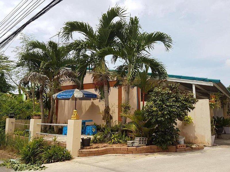 1AEE517057ECE3D6B41BCE9B7A4C2640