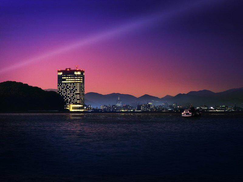 F46B083A4E8CE5D2F716850E902967E6