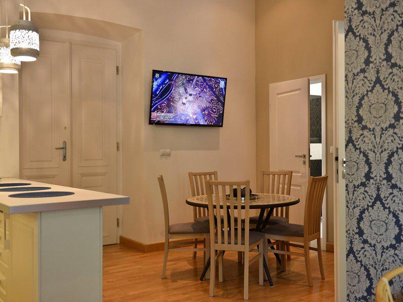 6612110DF7E4732190BF66F8BB423BA2