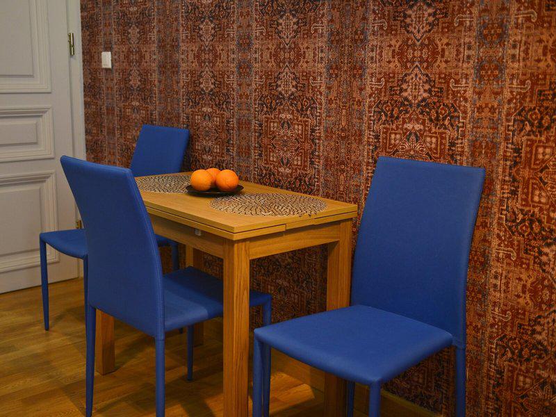 80F3083FD0726A67E6AA061B23B7CD11