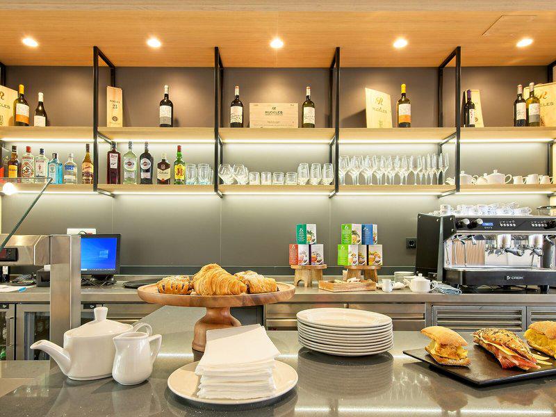 AC9E11F8E988A39E404FC6D420A63034