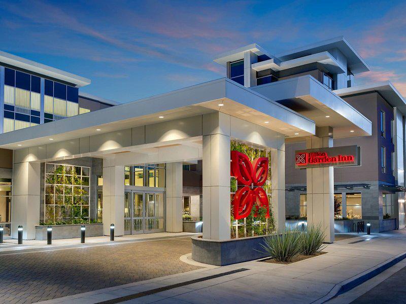 7054E2F7294B974AFC29639AAB08898D