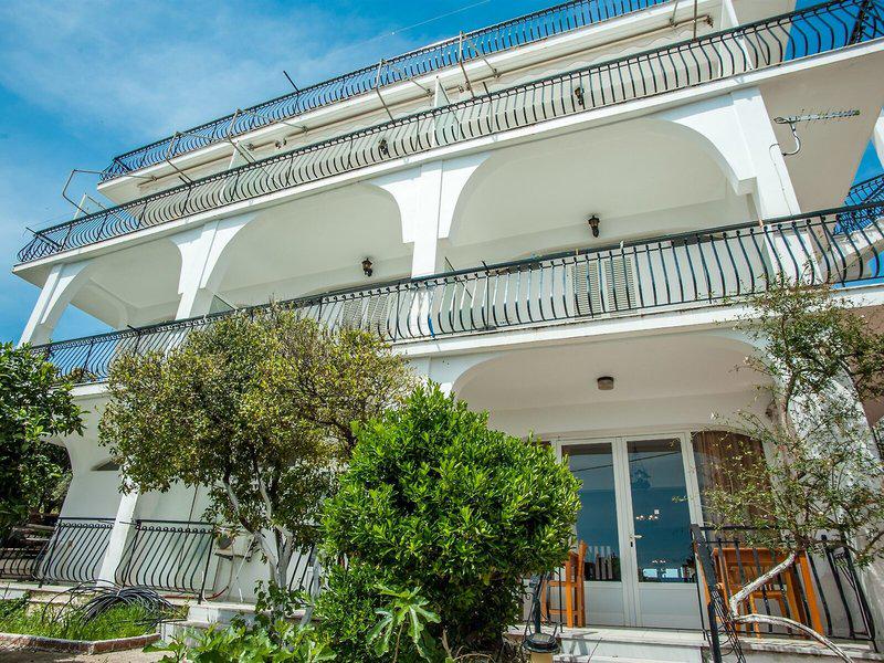 11BFE5621D4BDB0D74393A0ADD5874CC