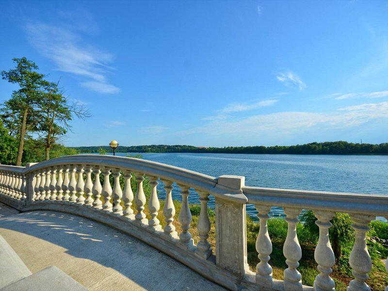 9BE9477A1850C5DB74DA8E7F4AE699B9