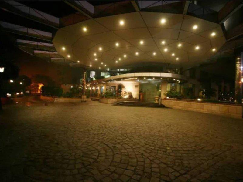 D12EB8ECB954BE83C1FD4A1AD5A82BA9