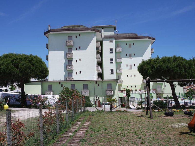 5F050CE736608967E6BFC73B71823F73