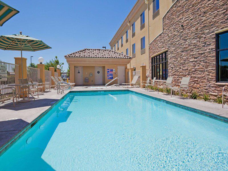 35C6736A35F170589F2D3095AAB37DD8