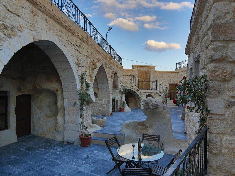 7C4DB8AA9F34DF5463D1EAACA2969CB6