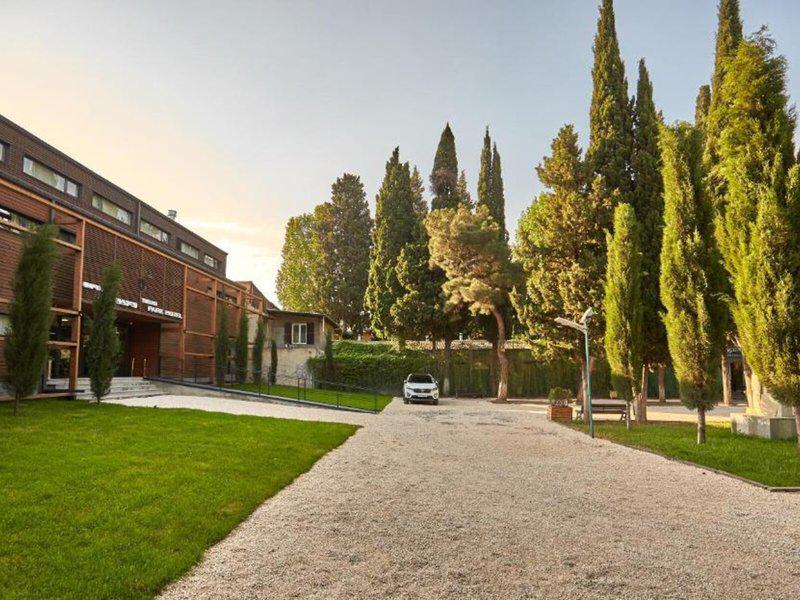 77DECD32BA84825940E4C96297A4ED94