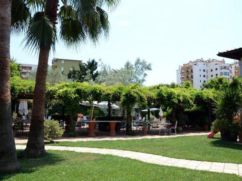 D1ABDCB041542F190BB5E15A6625BE92