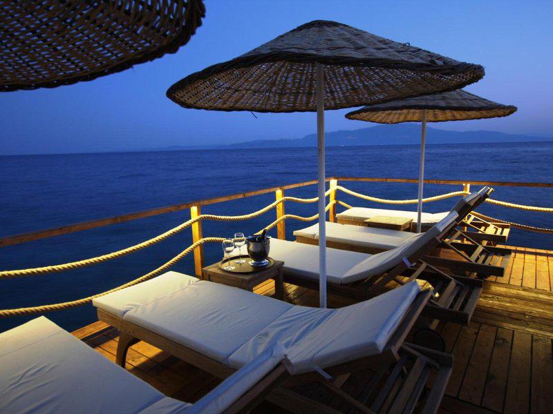 05F47125E2B15CF30CC7DE41E8C34E6D