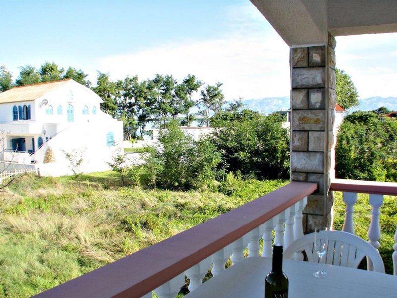 40CFCAEF3F8320FBE762F262BE95BE7D