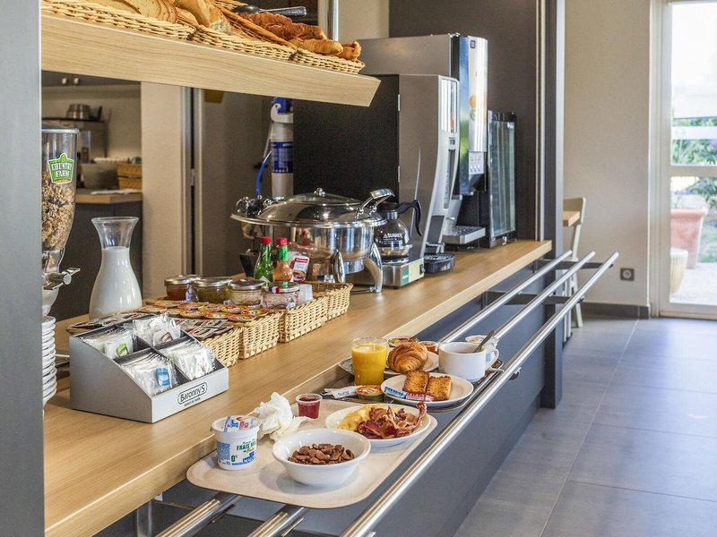 85C83123EDBFFA465F8A48458C2832BF