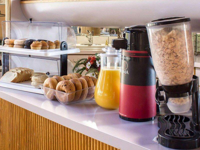 796FA2B425AAFC4BCF206C6403B2E8B1