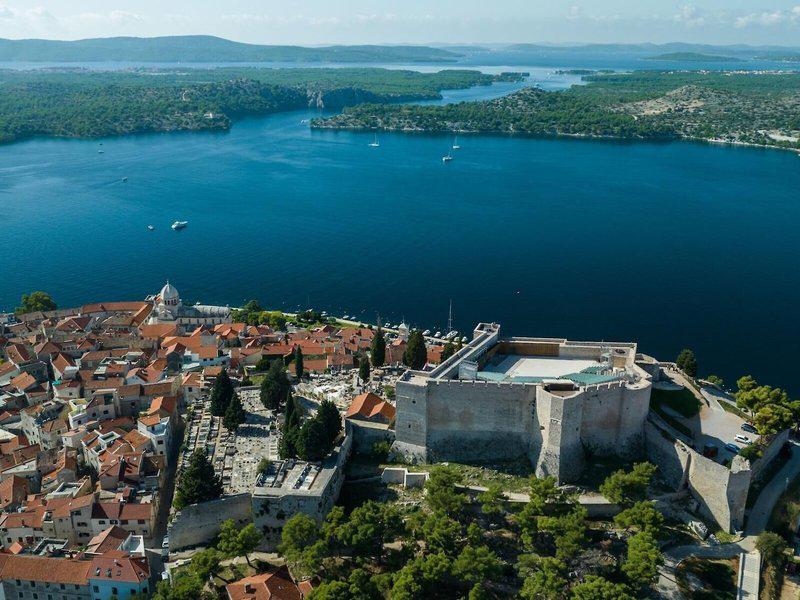 A084DF473490D70641BD10C16B7E608A