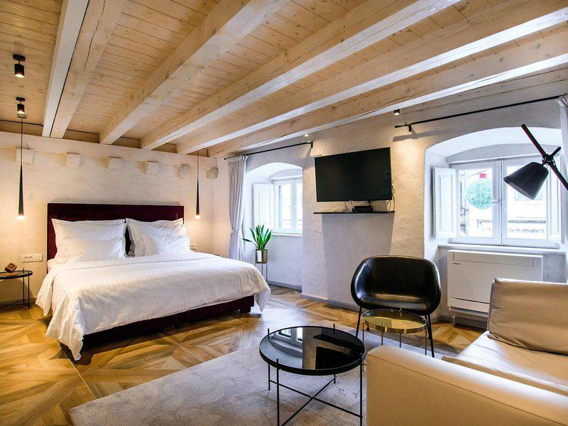 2336A4AAB83DD23A1819F462DC4294DA