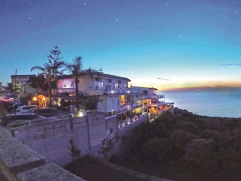 FE1EDD6ED7989E57F28FF647A794D6A5