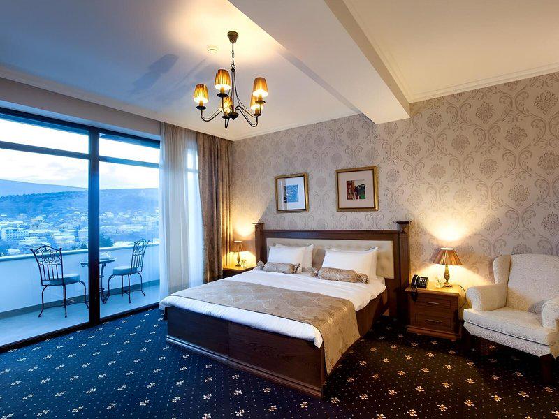 218804E8B23CD131DAEA789B4540AB79